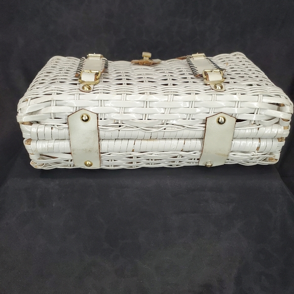 Vintage White Wicker Purse Leather Handles & Accents Made in Hong Kong - Picture 8 of 16